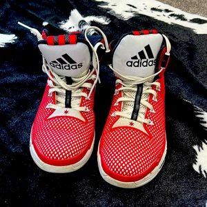 Mens basketball shoes
